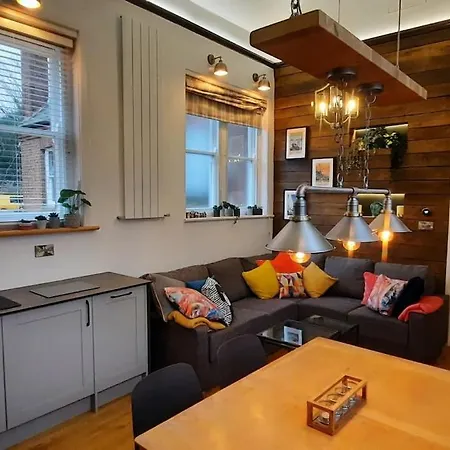 2 The Old Schoolhouse: En-Suite, Hot Tub, Parking, Pets Whitstable Extérieur photo