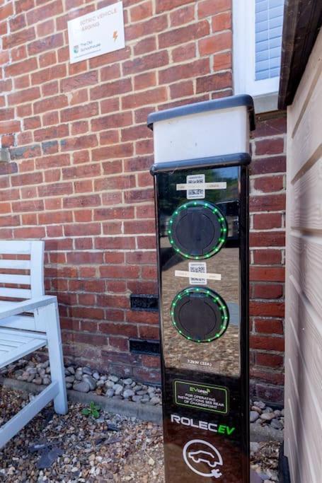 Holiday home 2 The Old Schoolhouse: En-suite, Hot Tub, Parking, Pets