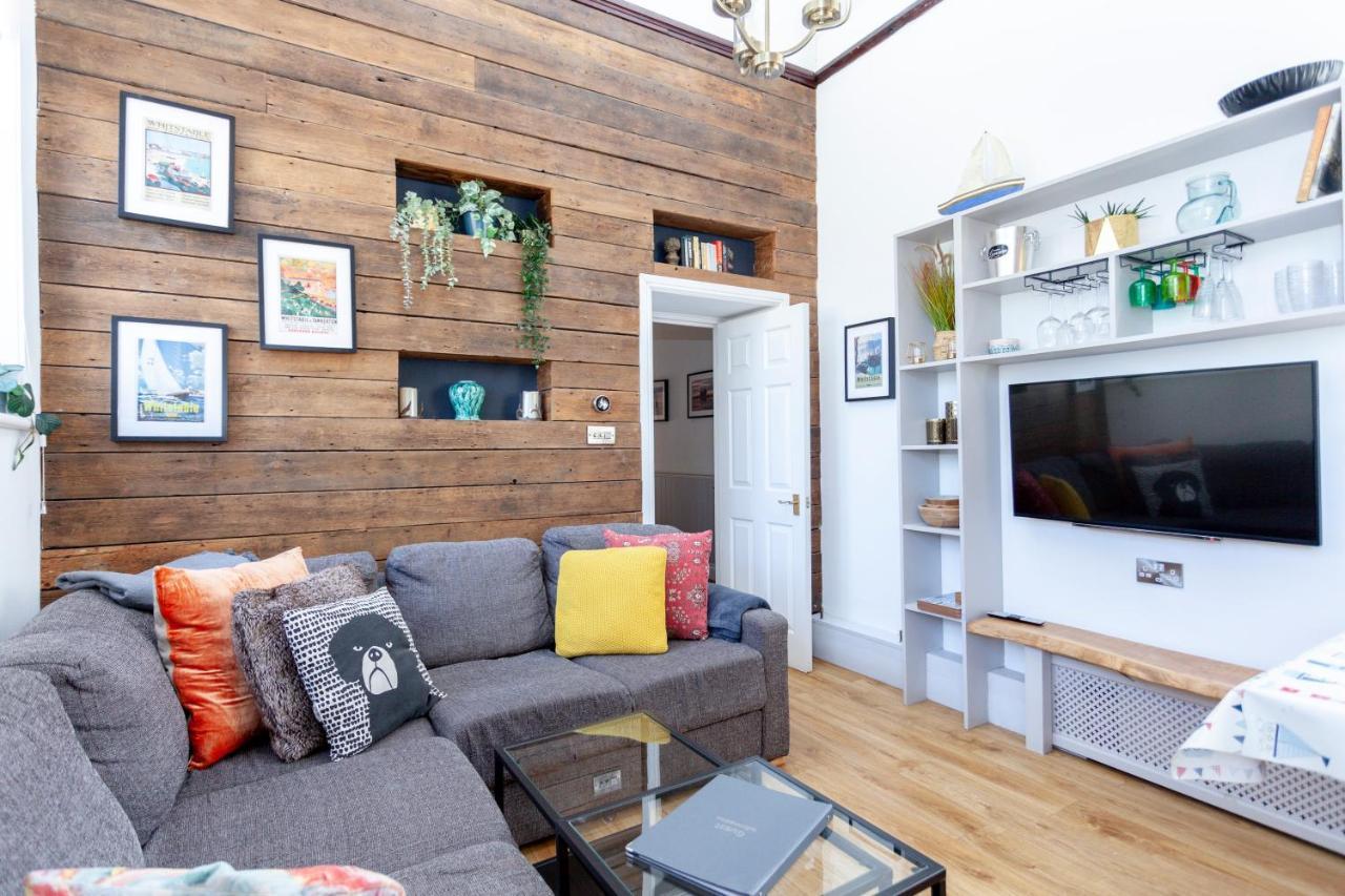 2 The Old Schoolhouse: En-suite, Hot Tub, Parking, Pets Whitstable